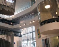 Akustikpuds – Akustikloft: VUC Sønderborg – atrium